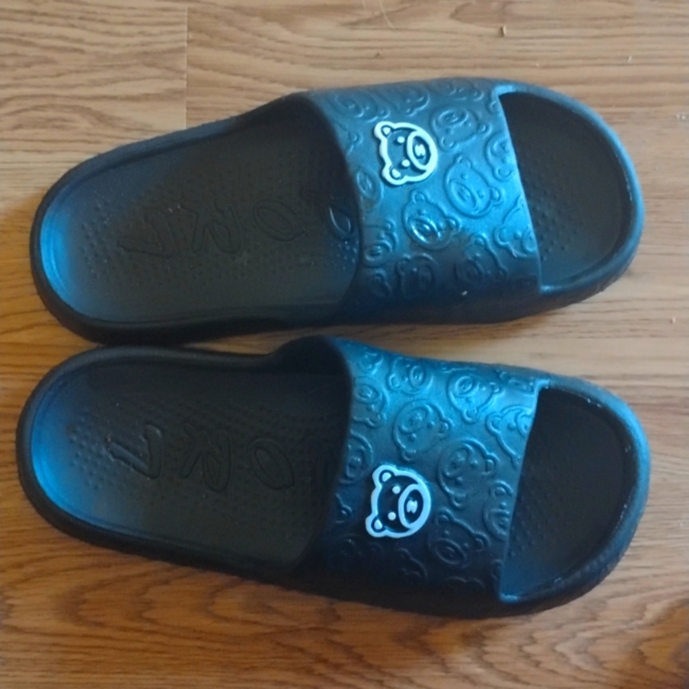 They're new sport slide shoes